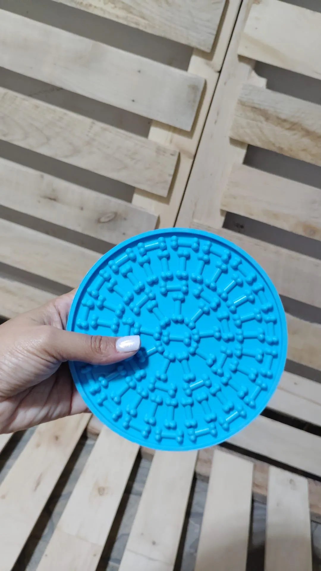Silicone Dog Lick Mat: Anxiety Relief & Slow Feeder