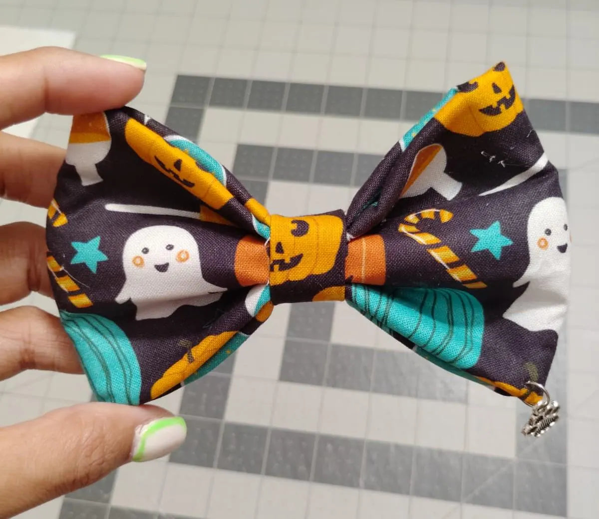 Over-the-Collar Dog Bow Ties – Fun Prints for Every Pup Personality